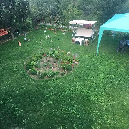 Agush Gæstehus *